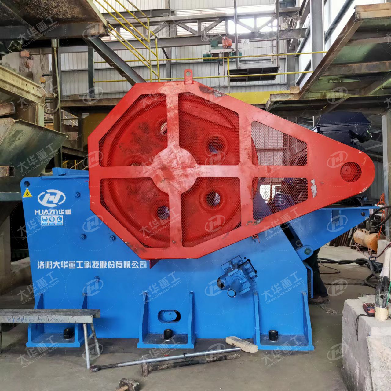 反擊式破碎機(jī)可以輕松破碎石灰?guī)r礦石
